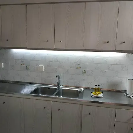 Πανσιόν Theanthi Maisonette *
